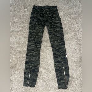 Size 4 women’s lululemon leggings
